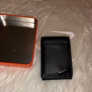 nike front pocket wallet